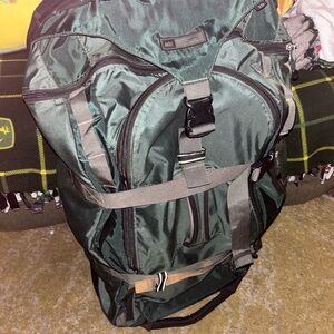 REI Explorer Expedition Wheeled Rolling Travel Duffel Bag Luggage Green Black 35